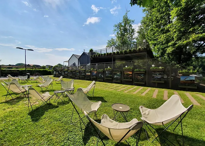 Magnolia House By The River Xl